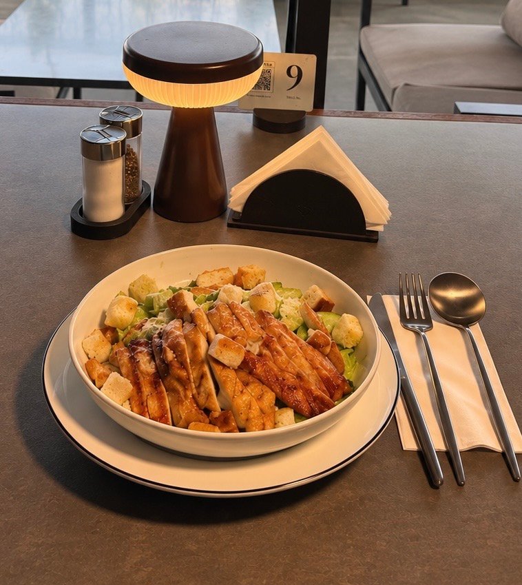 CHICKEN CAESAR SALAD