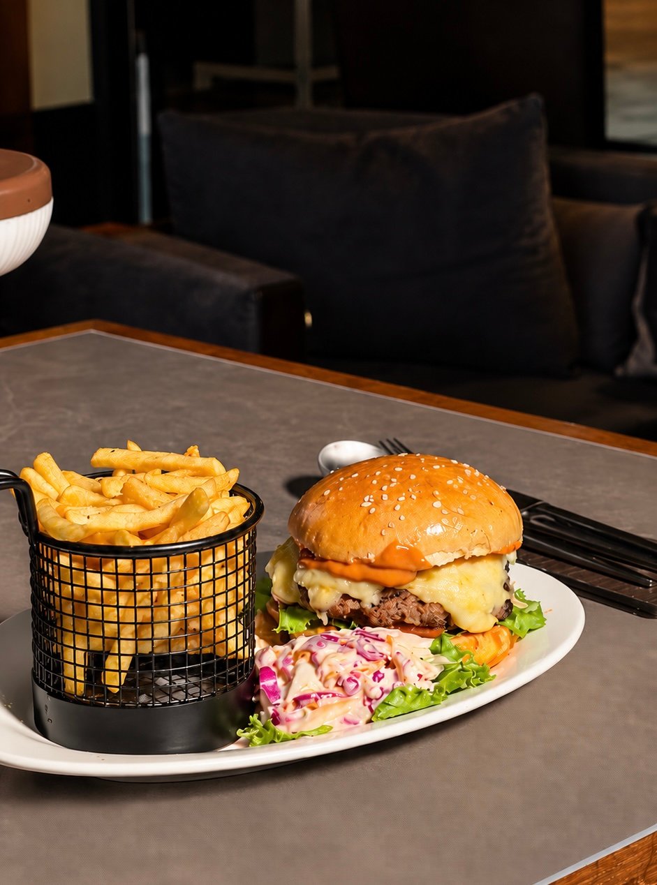 CLASSIC BEEF BURGER